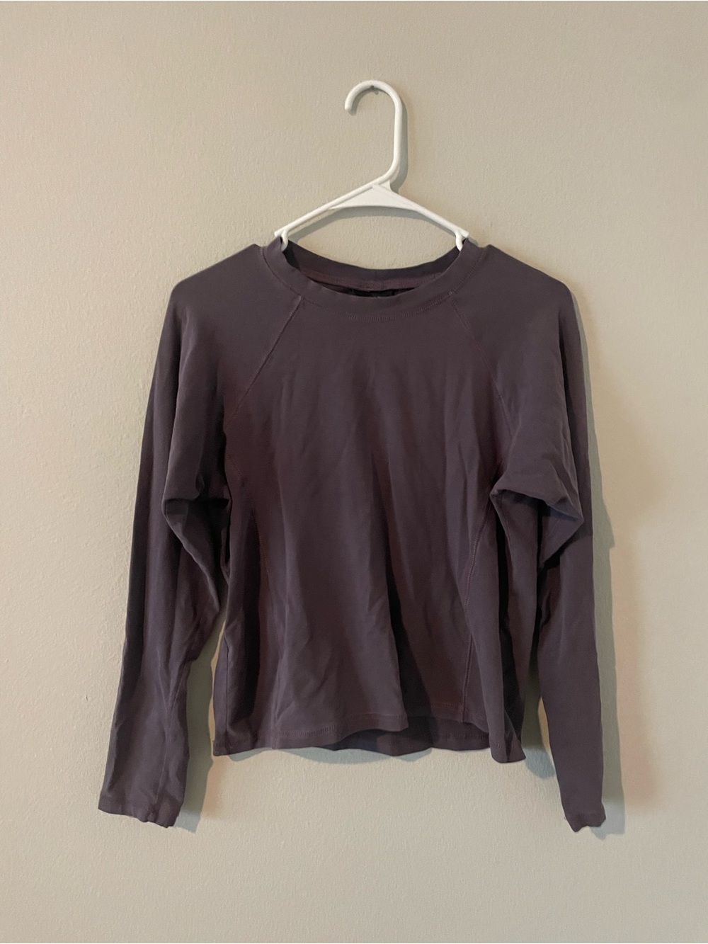 Kavu SZ M Long Sleeve Crewneck Top in purple